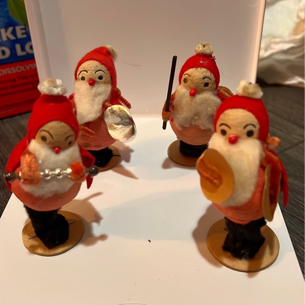 Vintage Santa’s